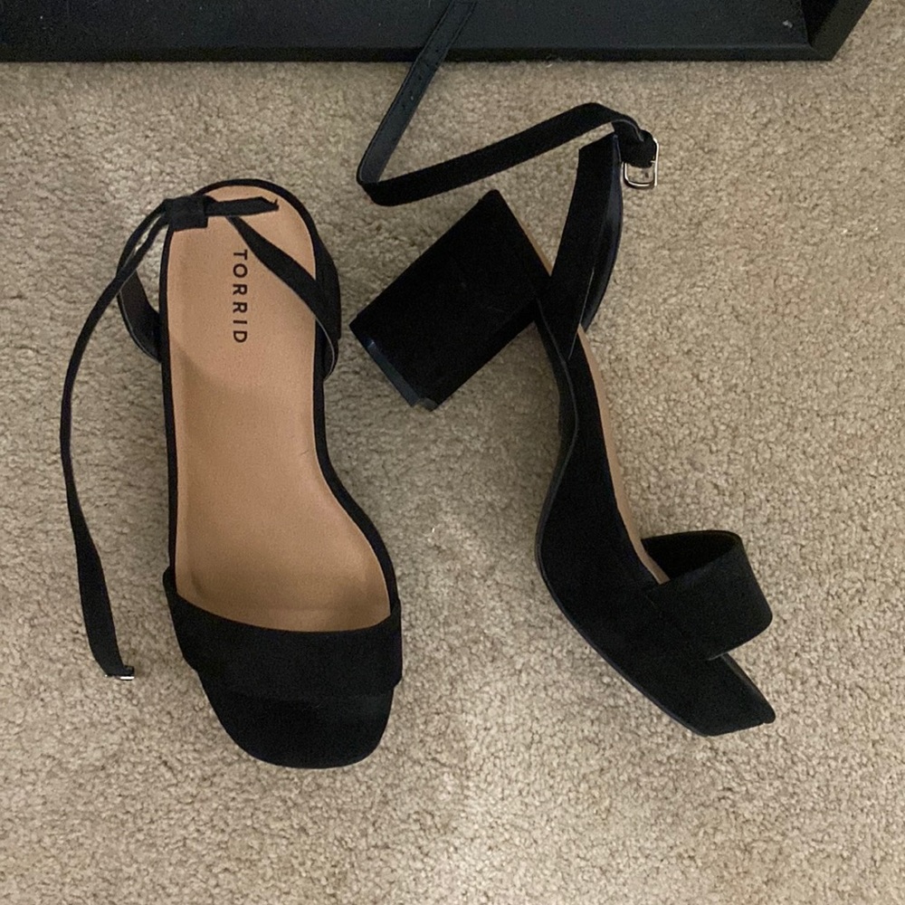 Black Chunky Heels